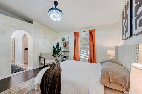 Westside House | BEST on the WEST Nr I295 DWTN Pet Frdly Games YRD