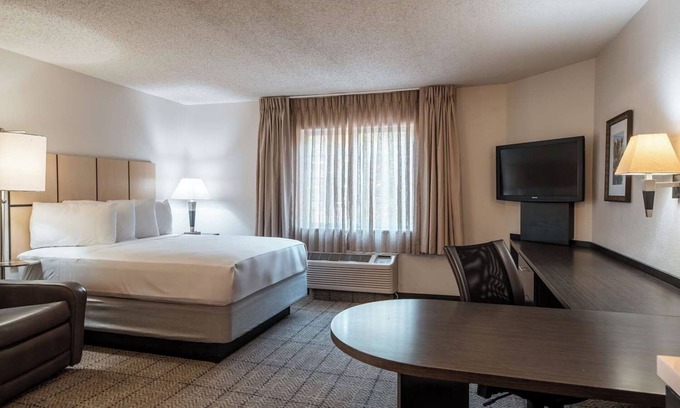 Park Central Hotel | Best Place to Stay in Richardson! Free Parking, Pets Allowed