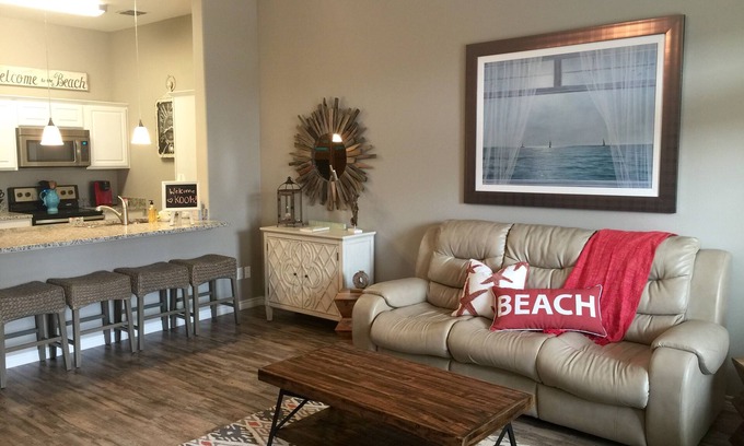 Corpus Christi House | Best pool on the Island! Walk to beach! & 10/10 Rated!