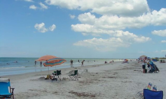 Indian Shores Condo | BEST PRICE & CONDOS IN BAREFOOT BEACH RESORT - UNIT E213 - Very Bright End Unit