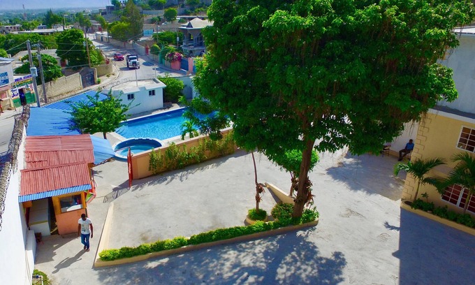 Tabarre Hotel | Best Time Hotel