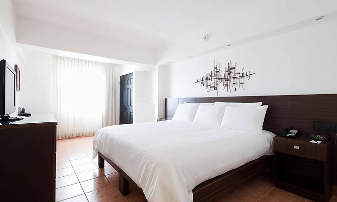 San Jose Hotel | Best Value, Quality Stay! Free Parking, Pet-Friendly Close to Museums