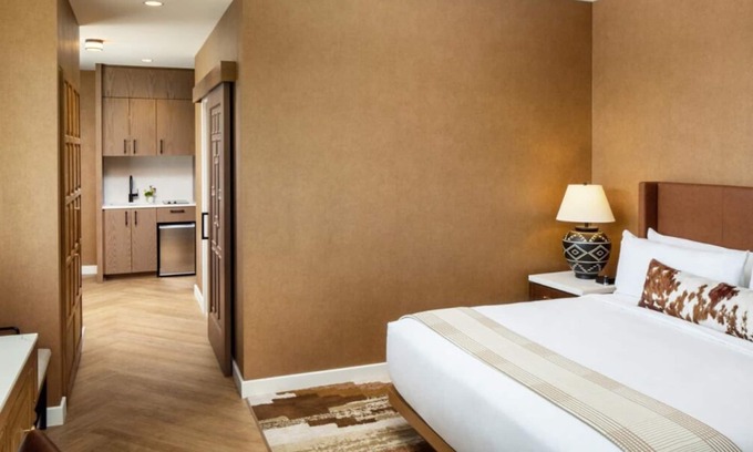 Fitzsimons Hotel | Best Value, Quality Stay! Near The Shops at Northfield Stapleton, Pets Allowed