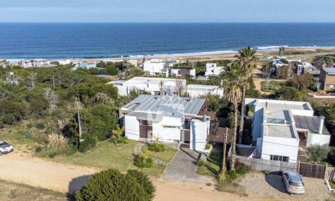 El Chorro House | Best Villa in Manantiales (Punta del Este) with Maid!
