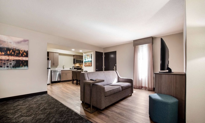 Fishkill Hotel | Best Western Fishkill Inn & Suites