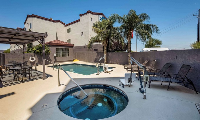 Cortaro Hotel | Best Western Gold Poppy Inn