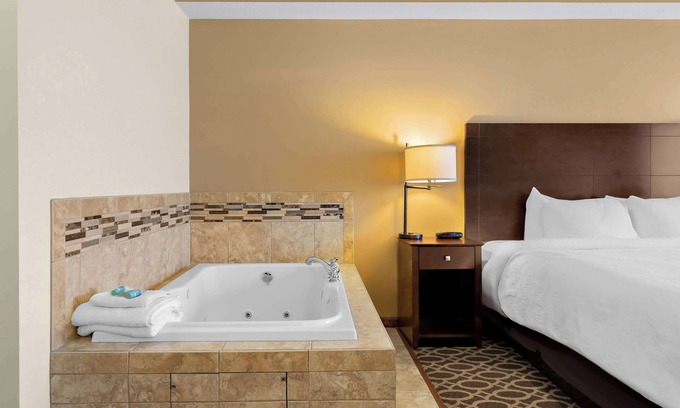 Savoy Hotel | Best Western Paradise Inn