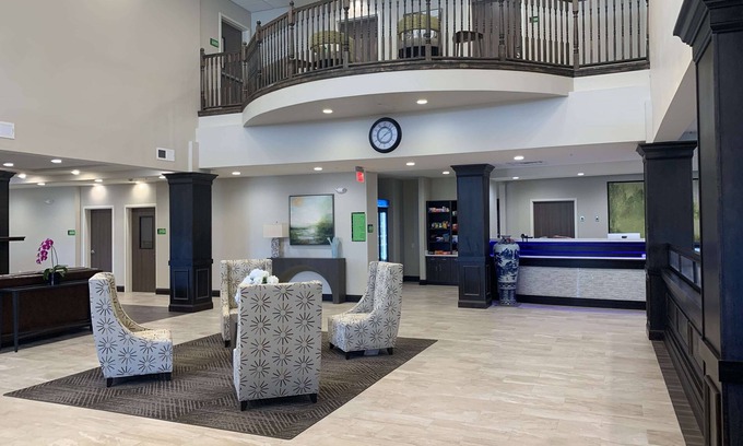 Horseheads Hotel | Best Western Plus Horseheads Inn & Suites
