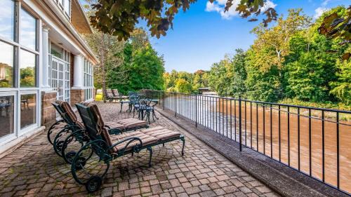 Red Oaks Mill Hotel | Best Western Plus The Inn & Suites at the Falls