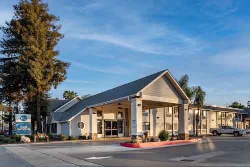 Tulare Hotel | Best Western Town & Country Lodge
