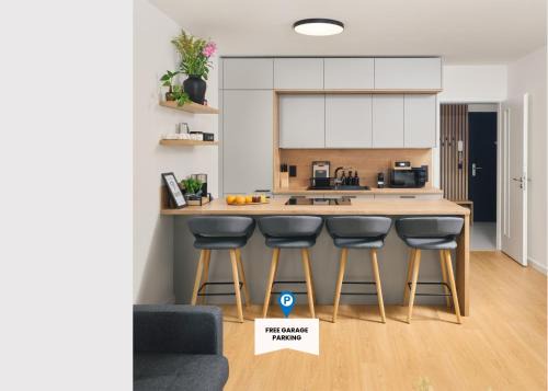 Prague 13 Apartment | Beta Home - Free Garage, Air Condition, Garden, at Metro, 2nd parking on request