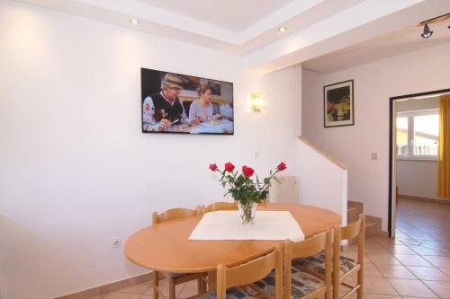 Brulo Apartment | Beverly Hills