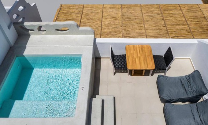 Messaria Apartment | BH585 - C - Suite Santorini
