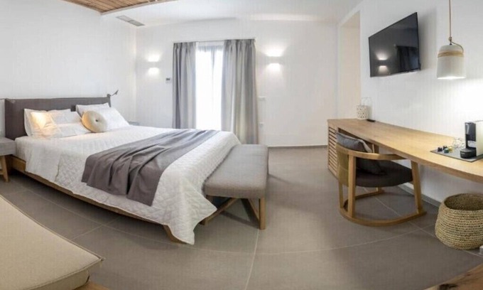 Kini Apartment | BH785 - C - Suite Syros