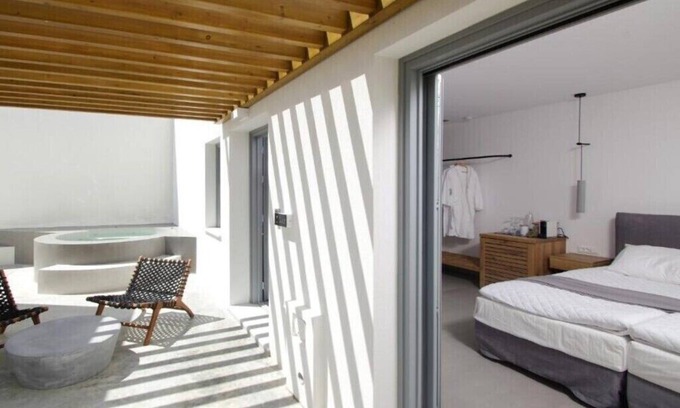 Kini Apartment | BH836 - C - Suite Syros