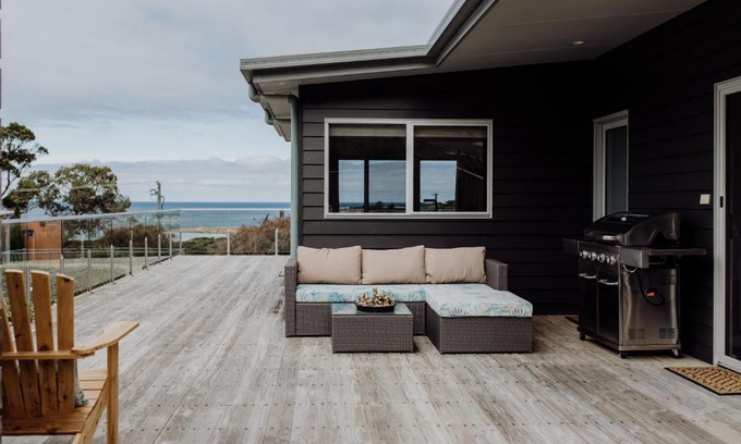 Bicheno House | Bicheno Gardens