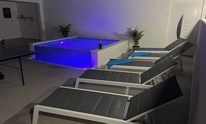 Kastel Sucurac Apartment | Big apartment with garden, BBQ, massage pool and fun park