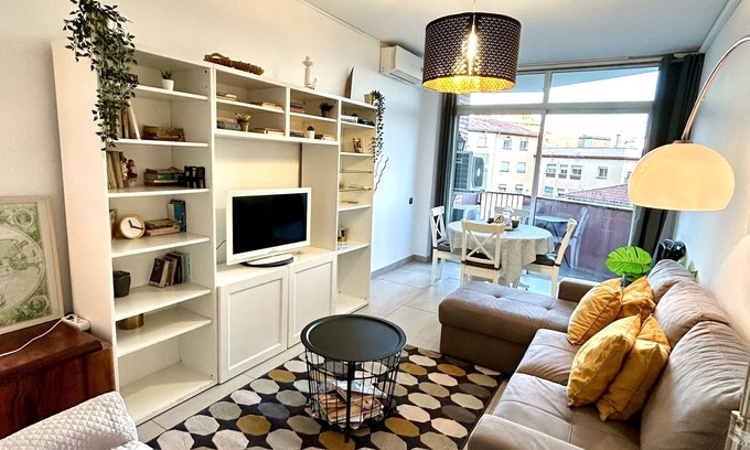 Navas Apartment | BIG FLAT IN LA SAGRERA. Very quiet area and well connected