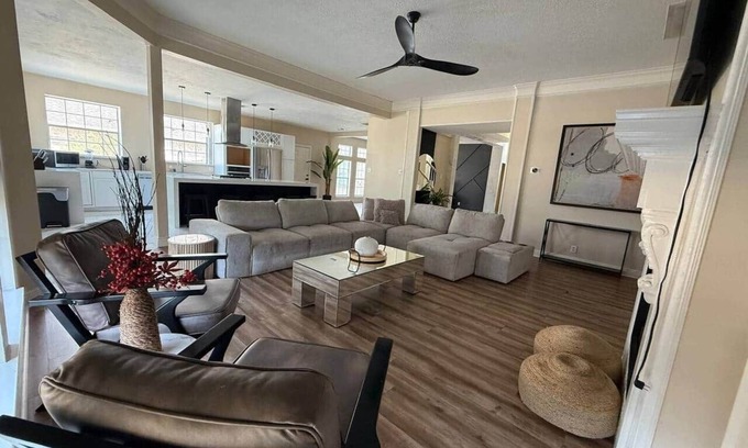 Pinehurst Of Atascocita House | Big Lakeside house 10 beds and Pool table