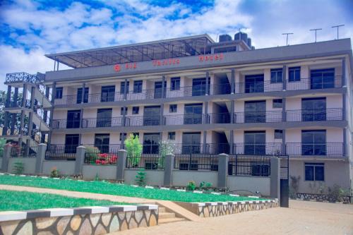 Kampala Hotel | Big Thrills Hotel and Suites Kampala