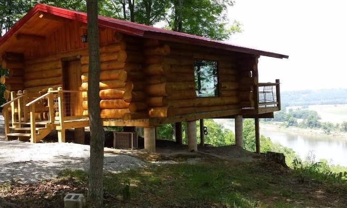 Grantsburg Cabin | BIG TIMBER RIVER CABINS "The Hawk's Nest"