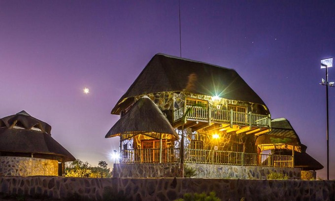 South-East District Cabin | Big Valley Game Lodge