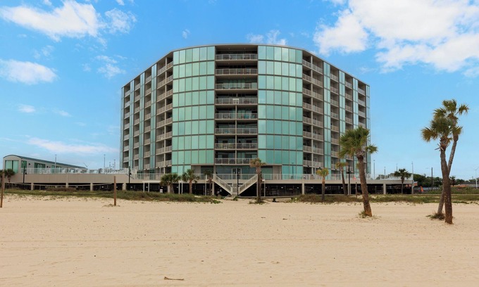 Biloxi Condo | Biloxi Beach Sunrise Spectacular! Steps from the beach and sand!