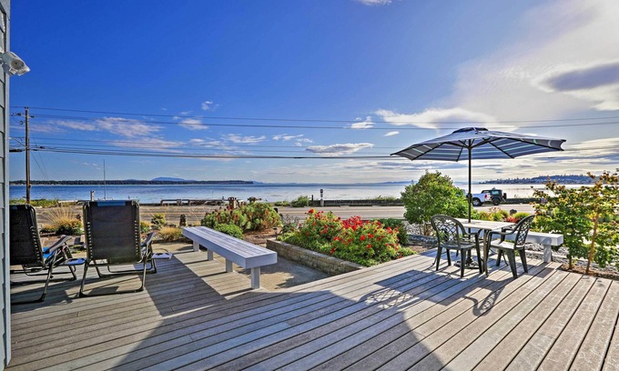 Birch Bay Cottage | Birch Bay Waterfront Home - Steps to Beach!