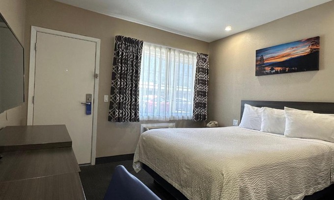 Lakeside Park Hotel | Black Jack Inn