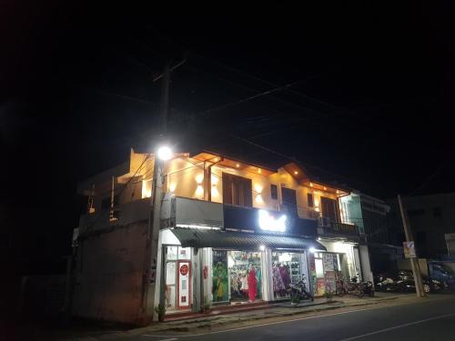 Arunagiri Nagar Hotel | Blackthorn Hotel