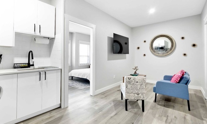 Surrey Newton House | Blend of modern and cozy charm.