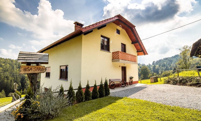 Vidrga House | Bloomfield Retreat Country House with Sauna - Three Bedroom Country House