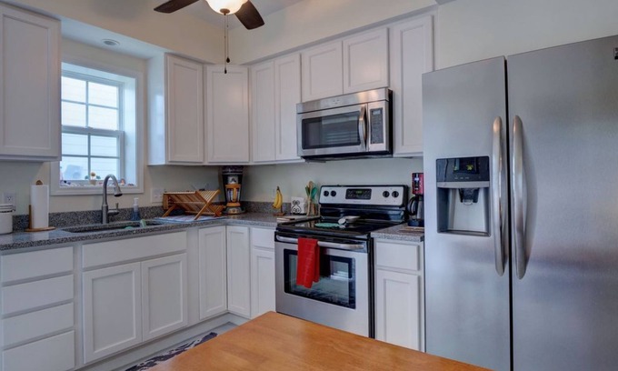 Wilmington Beach Cottage | Blue Bottoms Duplex- 2 Bdr. Lower Unit with Outdoor Living Space