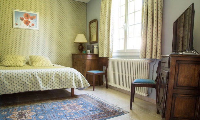 Vergt House | Blue room: a comfortable suite in the heart of a Périgord domain