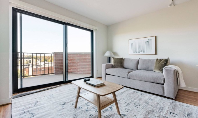 Court House Apartment | Blueground | Clarendon, fitness center, nr Pentagon