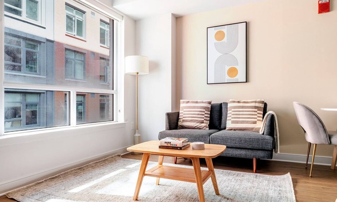 Mount Vernon Triangle Apartment | Blueground | Mt Vernon, rooftop & gym, nr museums