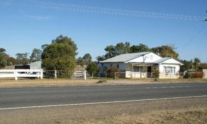 Dunolly House | Bluemist Holiday Accommodation Dunolly