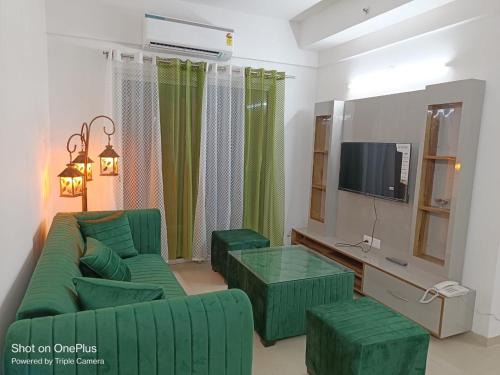 New Delhi Apartment | BnBBuddy Aarohi Homes 3 BHK West Delhi