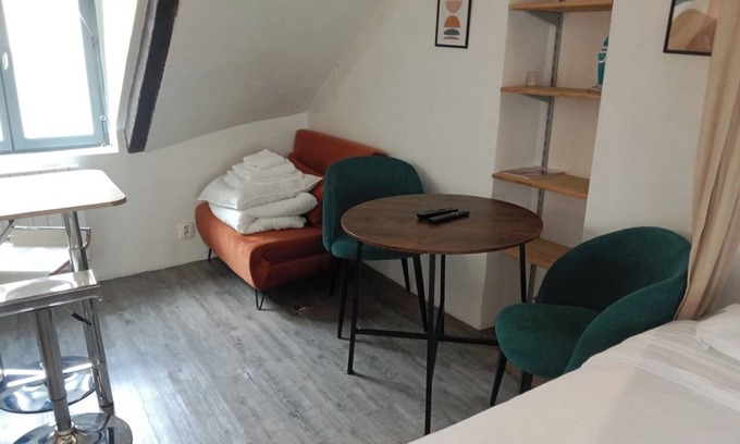 Saint-Gervais Apartment | BnBNook - Bright Studio in Le Marais and Notre-Dame