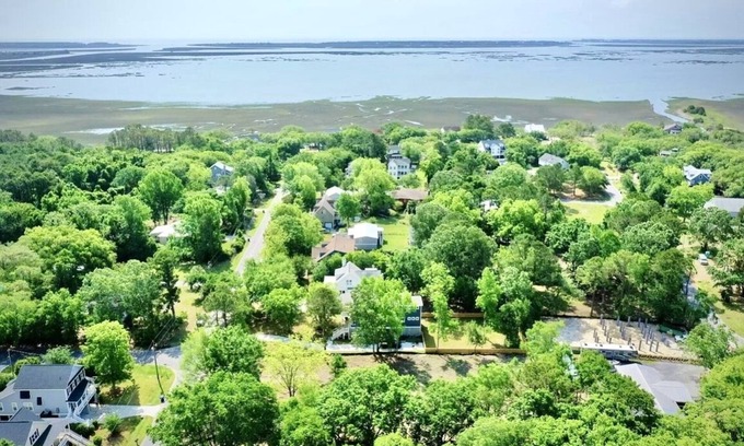 Mount Pleasant Cottage | Boat Friendly Fish Camp in Copahee Sound/offshore fishing
