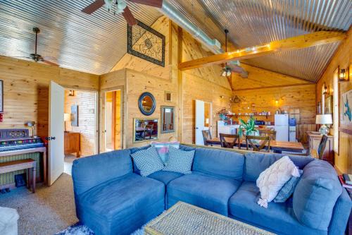 Quinlan House | Boat Ramp and Fire Pit Lake Tawakoni Group Retreat!