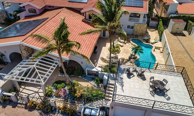 Arashi House | Boca Catalina, 100 Steps to Paradise