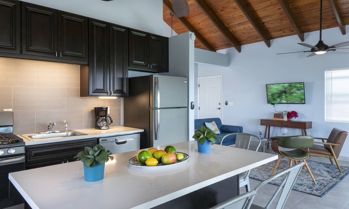 Estate Glucksberg and Grunwald Condo | Bogie's Villa, French Cap (the penthouse), 1 or 2 bedroom