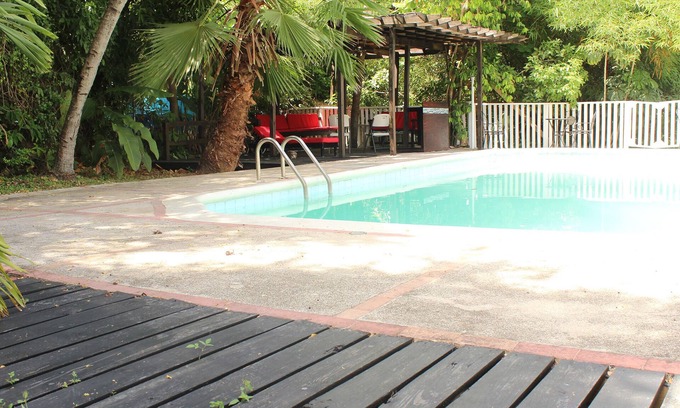 Jack's Hill House | Bohemian Lodge - The Artiste's Boutique Villa