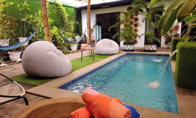 Granada Villa | Boho Bloom Villa (17 new beds w/Pool + w/ac