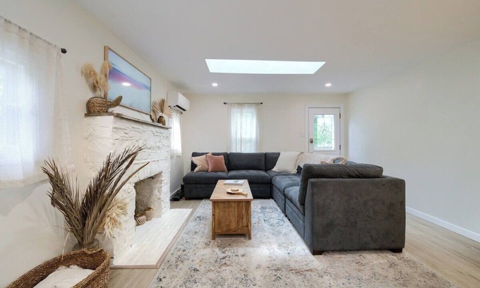 Talmage Cottage | Boho Bungalow, Quiet Relaxing Cottage by the River