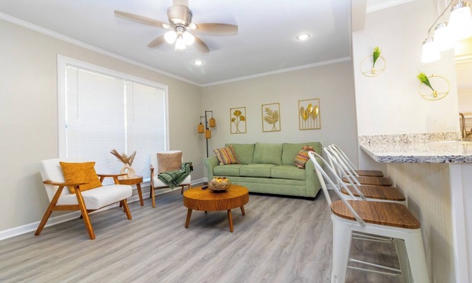 Columbus House | Boho Retreat that sleeps 10, 3bd 2bath centrally located to Ft. Moore and CSU