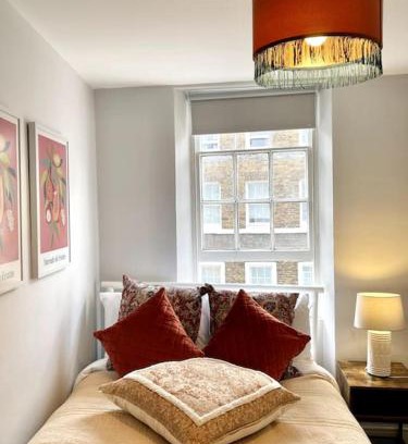 Soho Apartment | Boho room in the heart of SOHO 2, Shared Accommodation