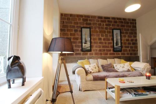 Brehal House | Bonheur and Company