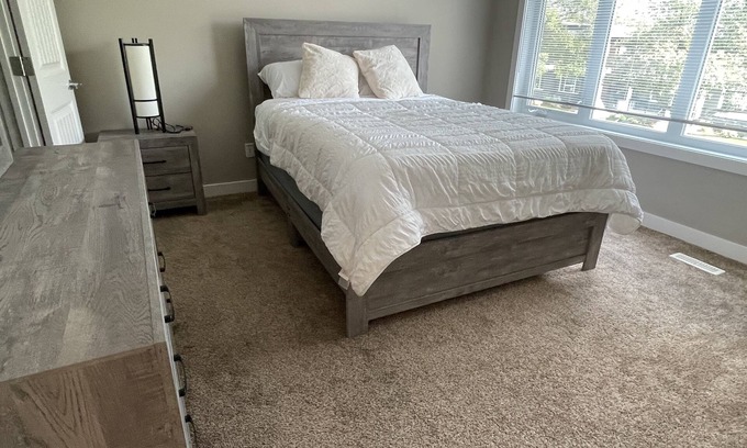 Edmonton House | Bonnie Doon Mill Creek, approximately 10 minutes to downtown and U of A